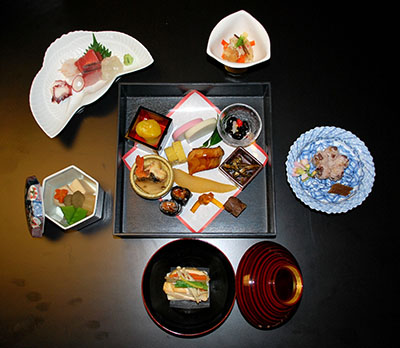 Holiday Teas, Thanksgiving Abroad, And Traditional Christmas Meals from Around the Globe