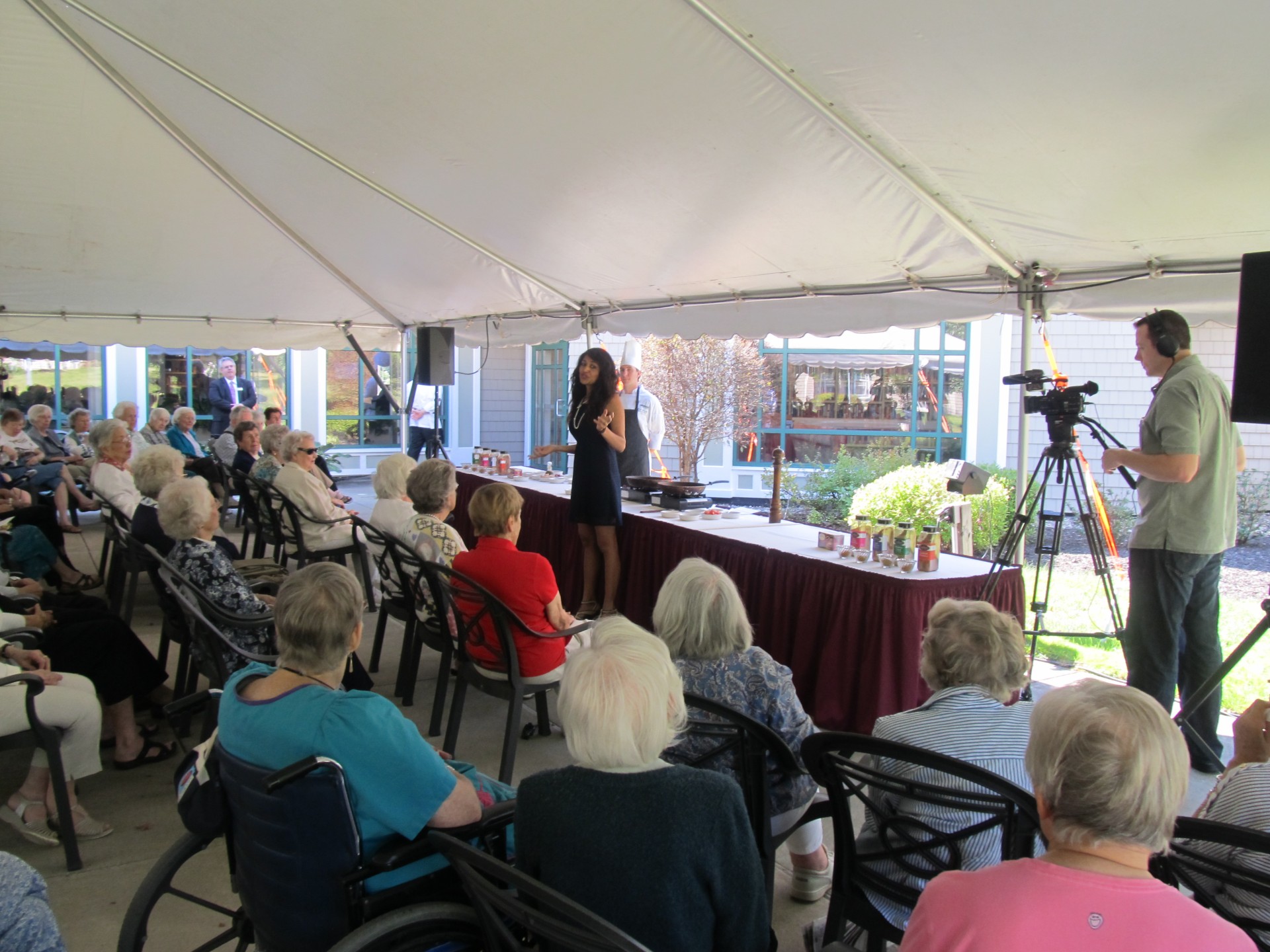 Glen Eddy Senior Living Hosts Celebrity Chef and  Cooking Channel’s "Spice Goddess" Bal Arneson