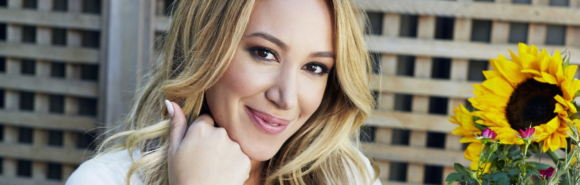 HAYLIE DUFF: Star of "The Real Girl's Kitchen"