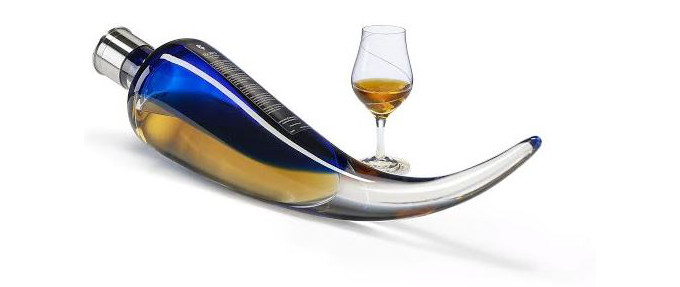 Art-Glass Product “Et No 1” stops traffic at WSWA