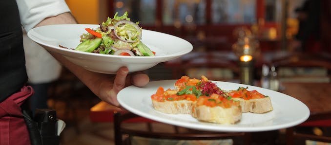 How to Position Your Restaurant Brand with These Marketing Tools
