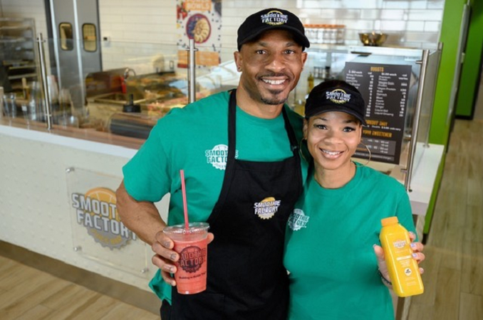 Former Dallas Cowboy tackles healthy business decision with Smoothie Factory