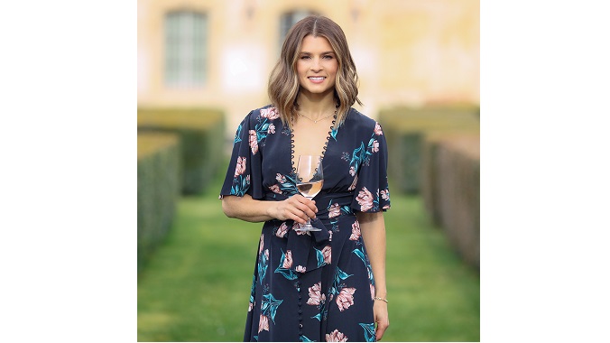 DANICA PATRICK ENTERS THE FRENCH ROSÉ WINE RACE WITH DEBUT OF DANICA ROSÉ
