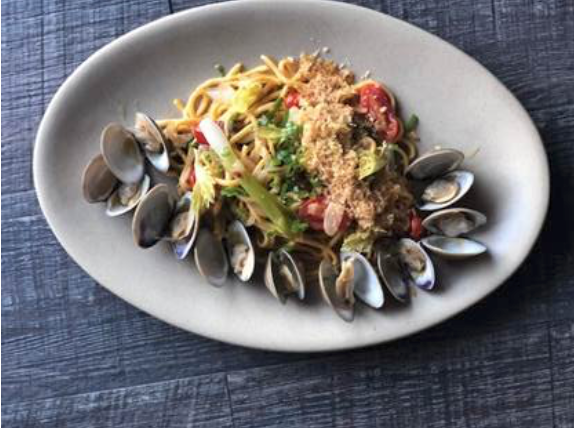 Macchialina’s Chef Michael Pirolo’s recipe for Spaghetti con Vongole and a classic martini, both made with Noilly Prat – the original French vermouth.