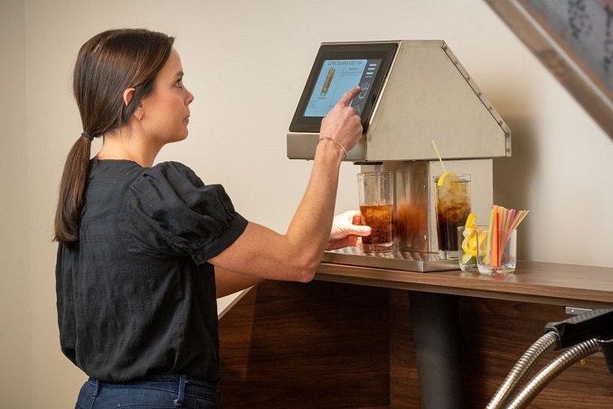 YEAR OF THE SELF-DRIVING BAR: BEVERAGE INDUSTRY LEADER EASYBAR LAUNCHES MOST ADVANCED COCKTAIL DISPENSING SYSTEM AVAILABLE