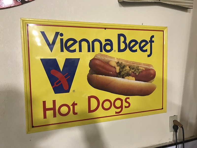 HOT DOG! VIENNA BEEF RELISHES ITS NEW ROLE AS MILWAUKEE BREWERS™   OFFICIAL HOT DOG PARTNER