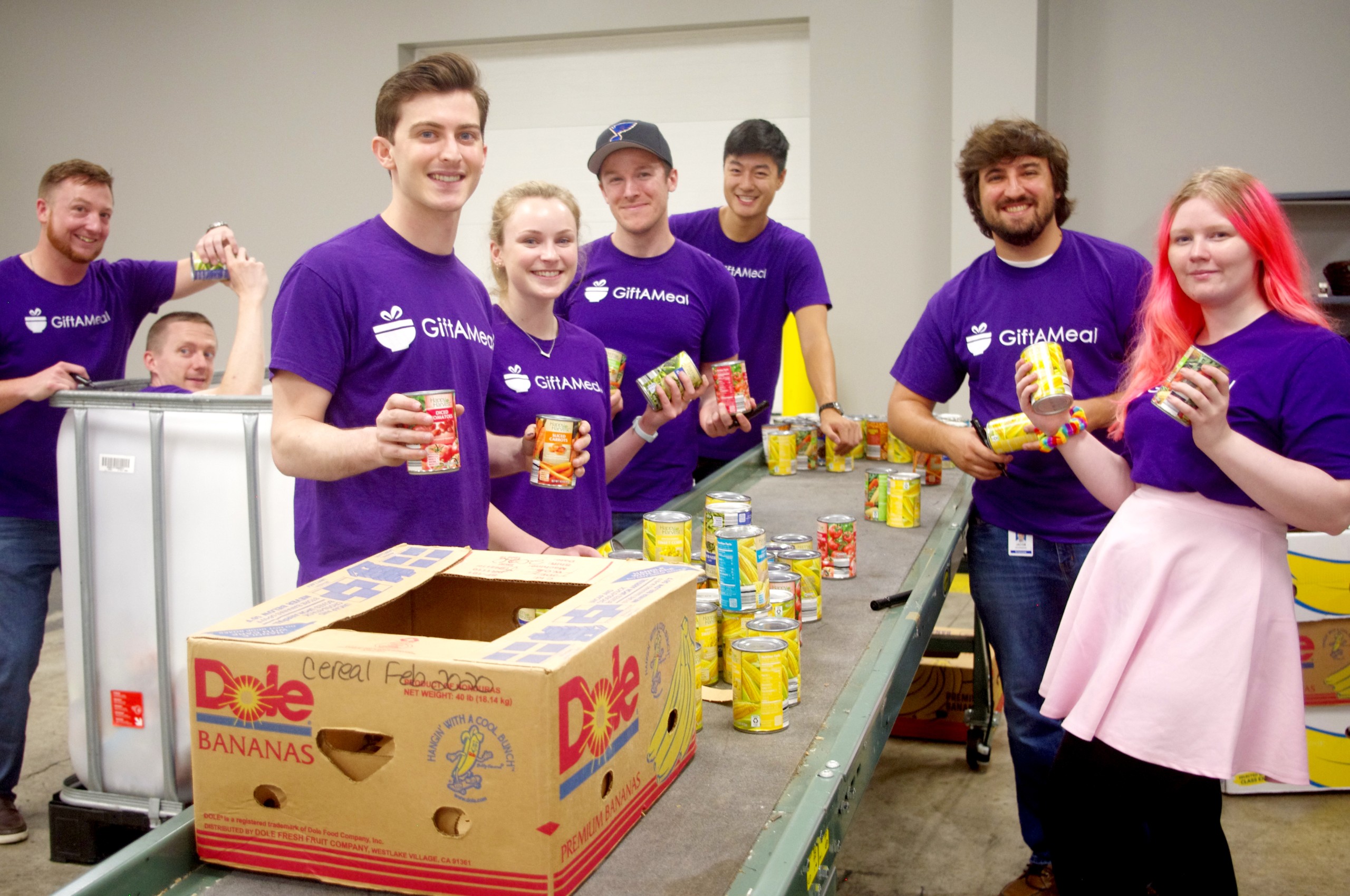 Giving Thanks Together: How GiftAMeal and Your Restaurant can Make a Difference this Holiday Season
