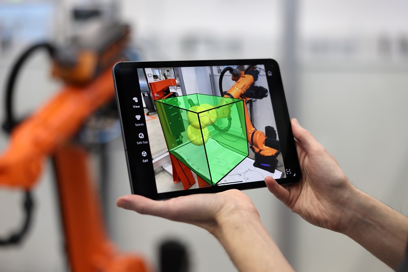 AUGMENTED REALITY MAKES NEW ROBOT STARTUPS EASIER AND FASTER