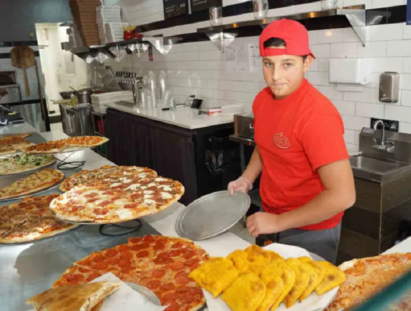 NA SLICE CELEBRATES GRAND OPENING IN THE HEART OF NYC