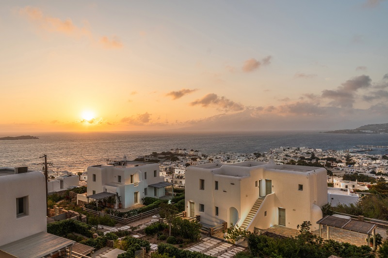 BOOKINGS NOW OPEN: LA PETITE MAISON TO BRING THE AUTHENTIC FLAVOURS AND GLAMOUR OF THE FRENCH RIVIERA TO MYKONOS