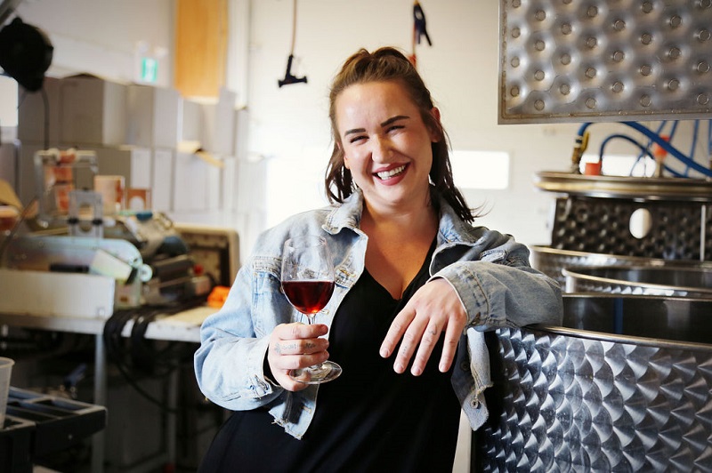 Dive into the Wine World with Maddison Violet & Club Boozy