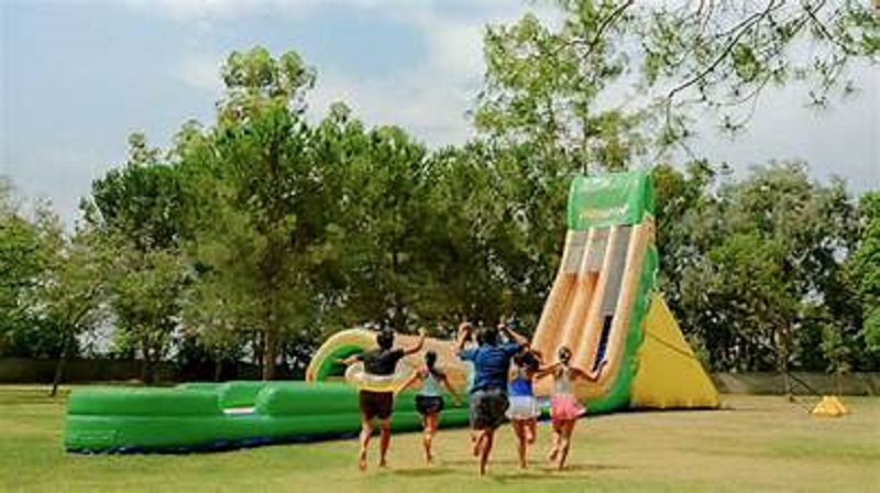 Subway® Dares Fans to Ride the World's First Dip 'N Slides at Larger-Than-Life Summer Bash on July 27