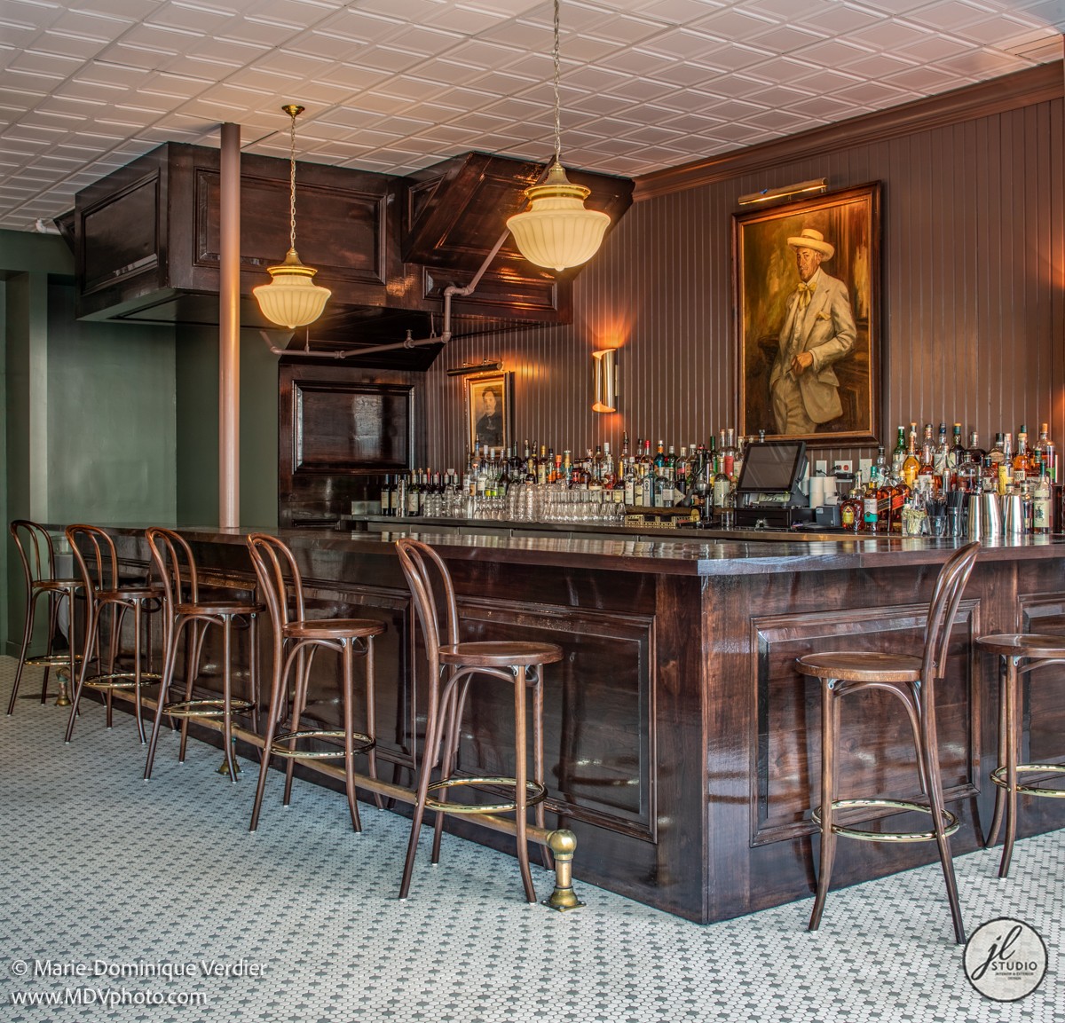 tujagues bar 2