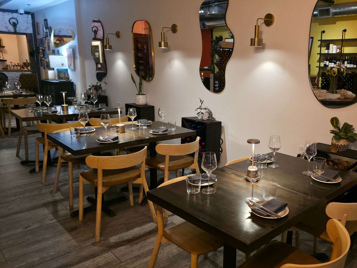 Dining Room_Ada_s