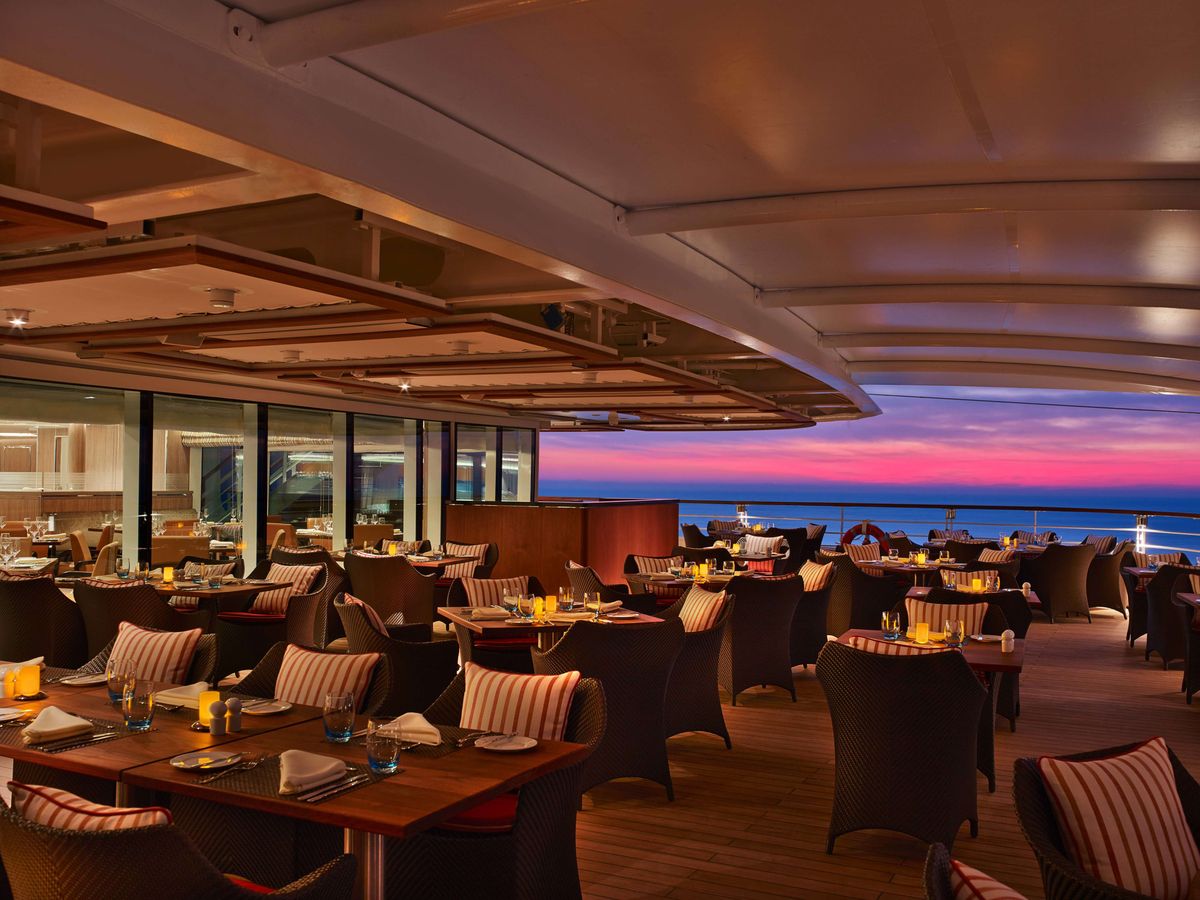 Seabourn_Encore_TheColonnade