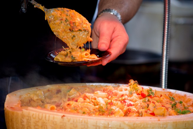 10 Tasty Reasons the Las Olas Wine & Food Festival is a Must-Attend Culinary Event